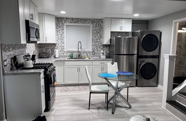 Pristine and Serene 1-BR Apt near Battery Atl