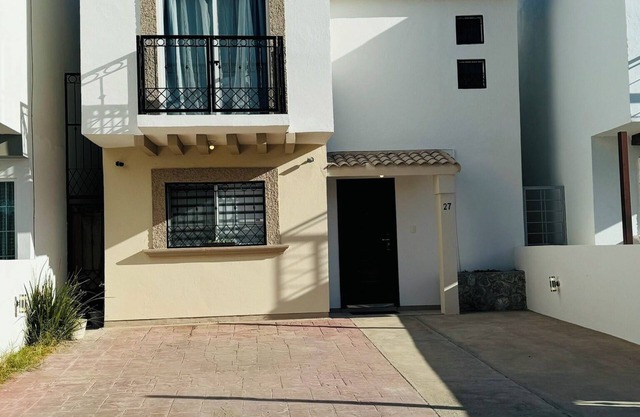 Privado, Zona segura y cercana a Puentes Internacionales y Consulado.
