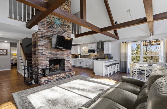 Private 2+park like acres, 15 min to downtown, pond, fishing, game room