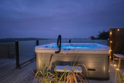 Private 3 BR Villa! Jacuzzi Fireplace Near Lund and Malmö