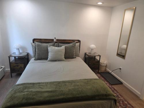 Private Area & Access to Home, Rooms In Bayshore