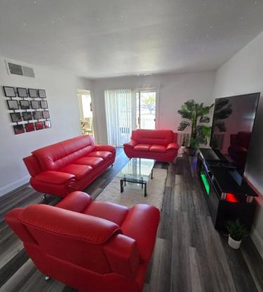 Private Balcony-Pet Friendly -City Access -Gaming