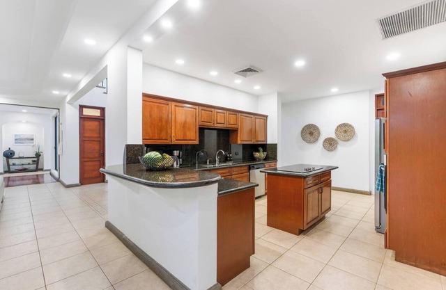 Private Beach Access- Golf Front with Beach club membership! Exclusive Location