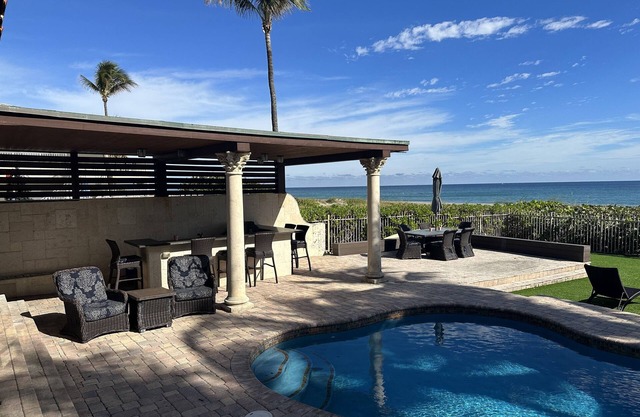 Private Beach Home - Family and Business Ready