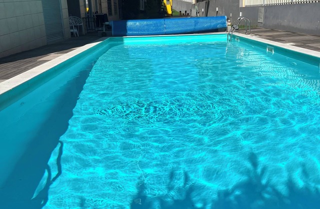 Private Condominium, 400 Metres From The Beach, 2 Minutes from Market And Shops