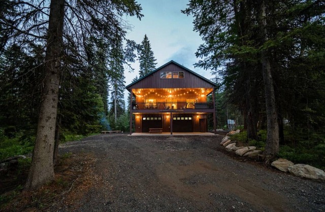 Private Cabin at the Foot of West Mountain- Hot Tub