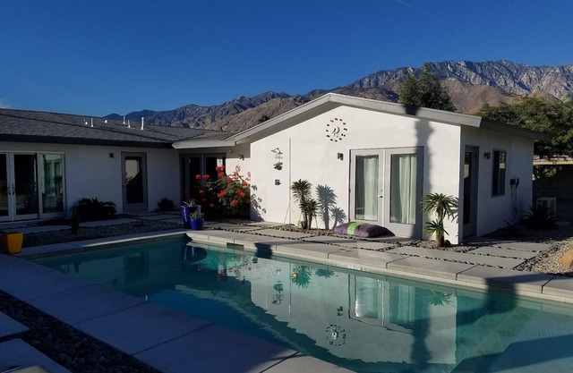private casita with great mountain views close to downtown