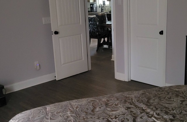 Private Catawba Home 4 bedrooms 2 bathrooms near the Lake, River, and Carowinds!