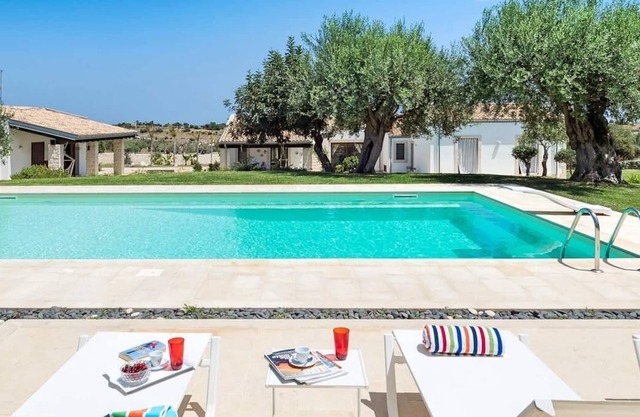 Private countryside villa + annex with pool