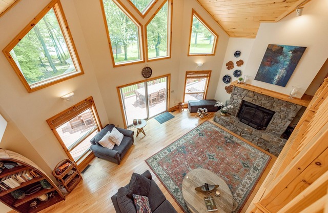 Private Dock, Fire Pit & Cozy Interiors