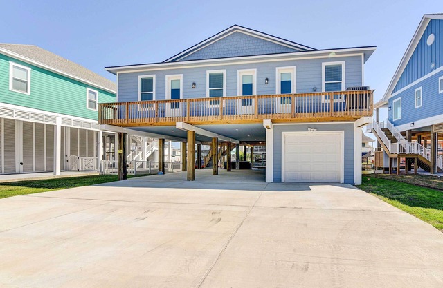 Private Dock & Patio: Waterfront Galveston Retreat