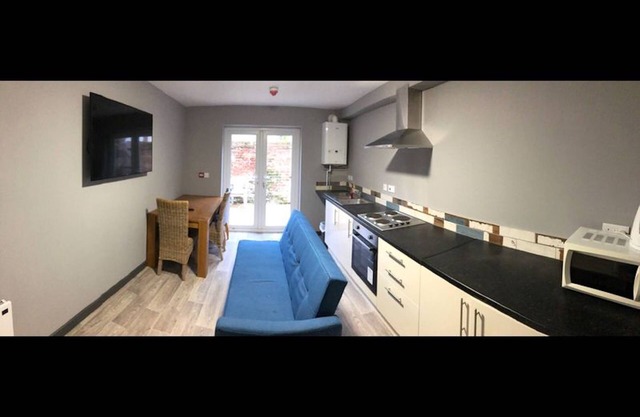 Private En-suite Room In Town, Close To Hospital