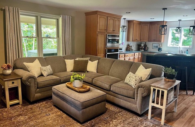 Private Farmhouse Retreat near camps, wedding venues, ski areas