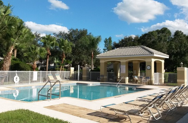 🌴Private Gated Community Home-POOL GOLF World Famous BEACHES Shopping Near RSW