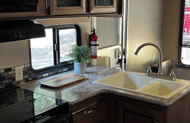 Private glamping spot with lots of wildlife, hot tub and bird watching.