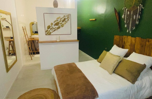 Private guest room with en-suite bathroom and separate patio entrance