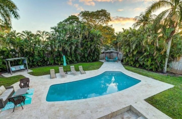 Private Heated Pool~ Near Beach~ 2 Full homes