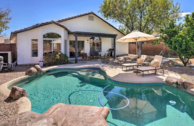 Private Heated Pool: Phoenix Sanctuary w/Foosball