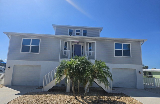 Private home on Lemon Bay with Heated Salt Water pool with Boat dock