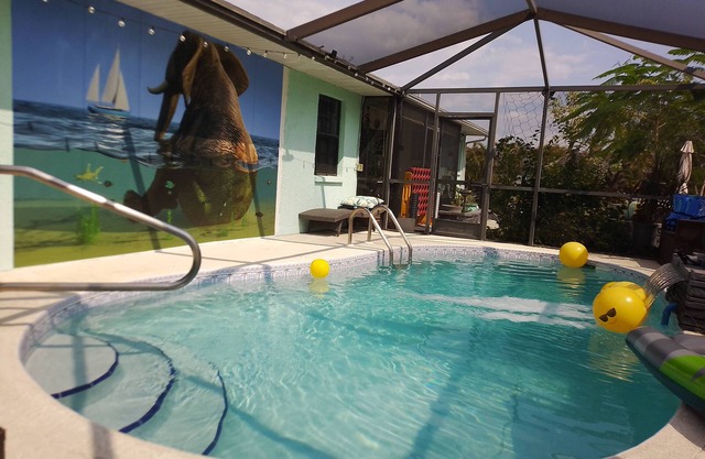 Private Home: Pool, Mini Golf, Luxury Stay!
