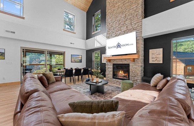 Private Hot Tub-Cmty Indoor & Outdoor Pools-Free Attraction Tickets-Close to Table Rock