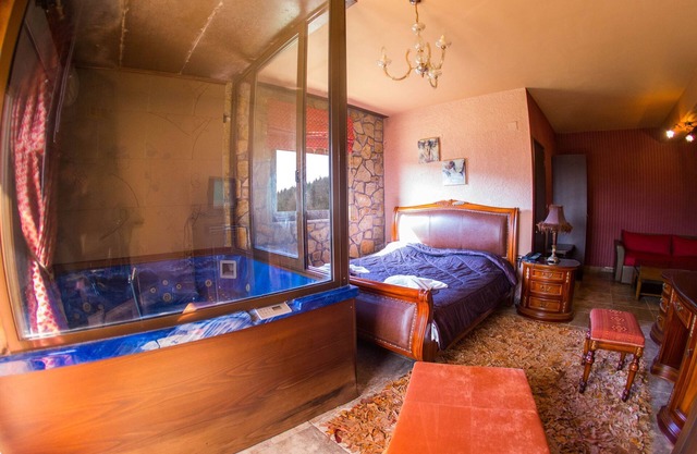 Private Jaccuzzi Suite