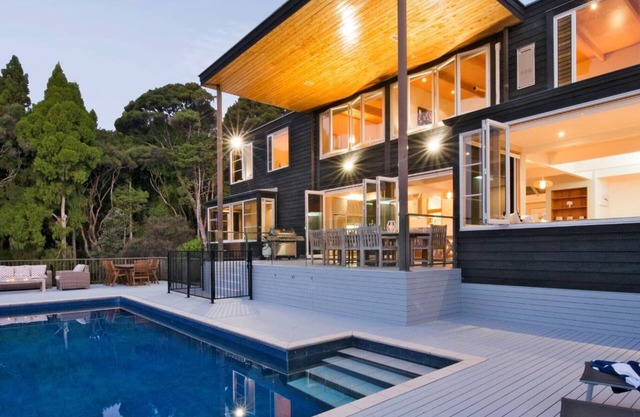 Private Luxury in Paihia - with Heated Pool!