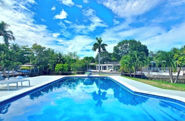 Private Luxury SE Fort Lauderdale Peninsula with Large, Heated Pool and Dock