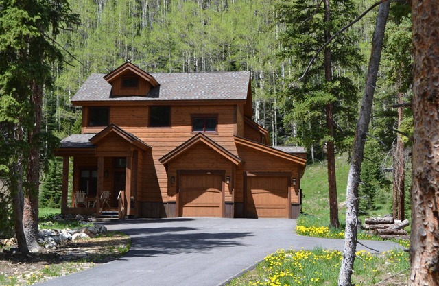 Private Modern Mountain Cabin - 2 Acres in Blue River - Minutes to Breck Gondola