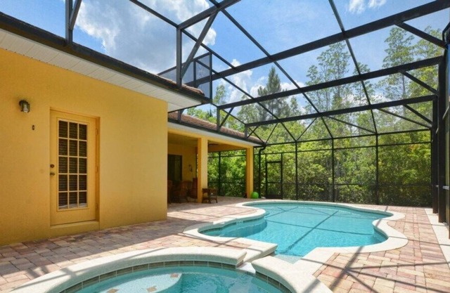 Private Oasis w/Pool & Spa, Great Location, Pool Table, Free Wifi, Close to Restaurants, Shopping and Theme Parks!