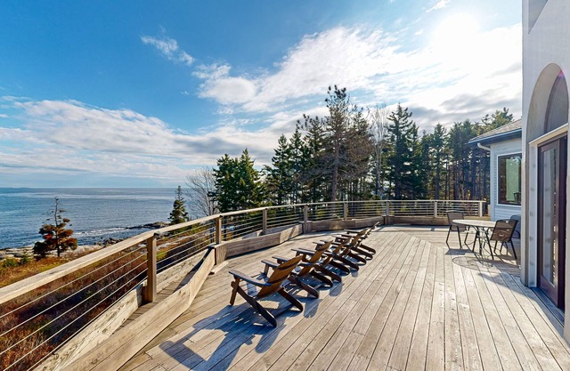 Private Oceanfront Home - 2 Fireplaces, 4 Decks & Grill, Dog-friendly
