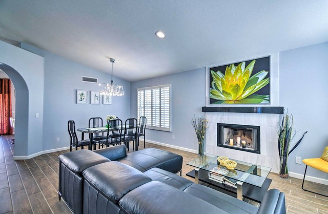 Private Patio, Gas Grill: Stylish Phoenix Home!