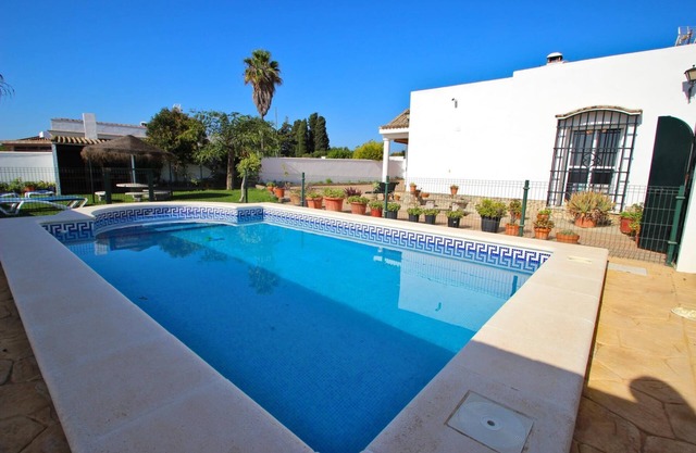Private Pool, near Fuente del Gallo, Wifi, with beautiful garden - Casa Palillero -