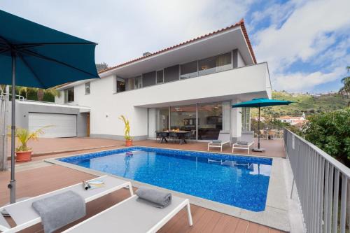 Private pool and sea view - Tropical Villa