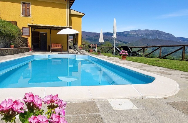 Private pool, big views, pure peace. Sleeps 8, 4 bedrooms/4 bathrooms. Wi-Fi