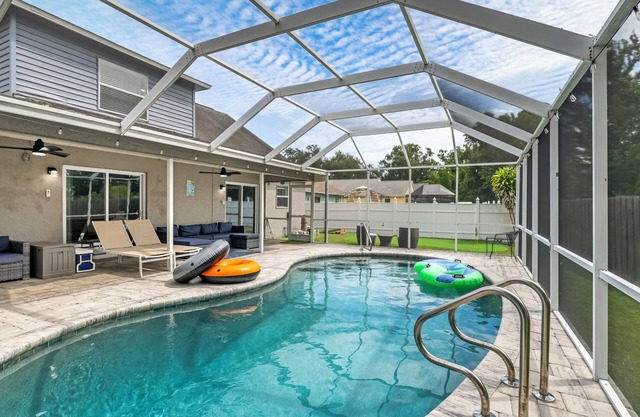 Private Pool + Fire Pit + Mini Golf & Luxury Vibes