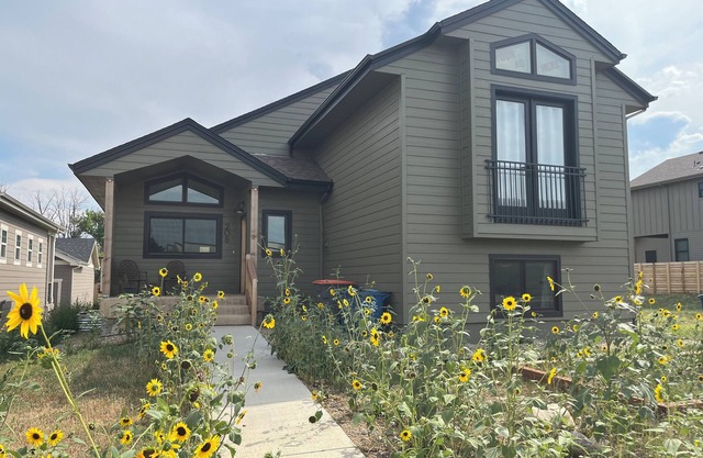 Private quiet suite Original Town Superior