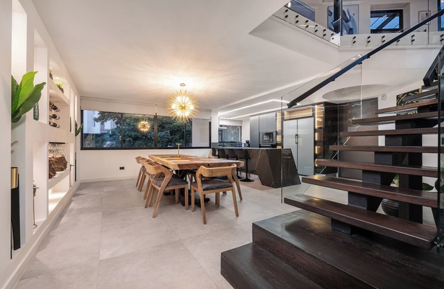 Private Sauna/Jacuzzi/Billiard/Gym Luxury Retreat 5-bedroom apartment Medellín