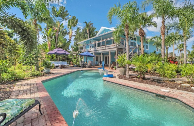 Private, Secluded, Close to Beach! Heated Pool! 2 Living Spaces! Over $125 Free Daily Activities!