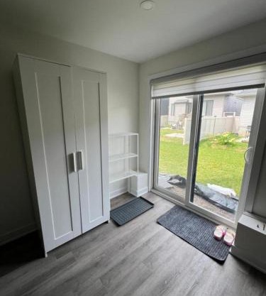 Private separate furnished unit 'entire place', with a full access to a backyard