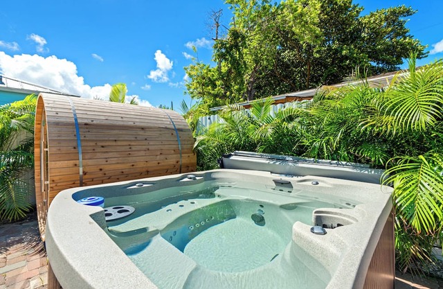 Private Spa Oasis! Sauna Hot Tub Cold Plunge - Mini Resort! Close to Beach!