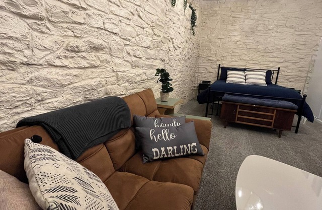 Private two-bedroom guest suite 15 minutes to most destinations in Music City