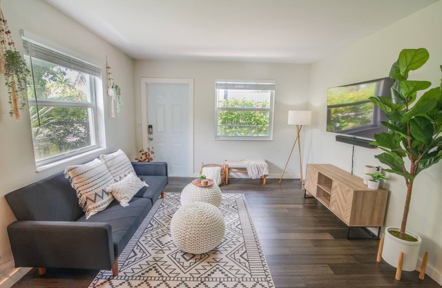 🏝 Private Villa ☀️ 5 min to Beach, Shops & Downtown Atlantic Ave