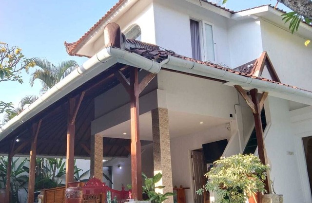Private villa in center of seminyak. close to beach,restaurants,supermarket, etc