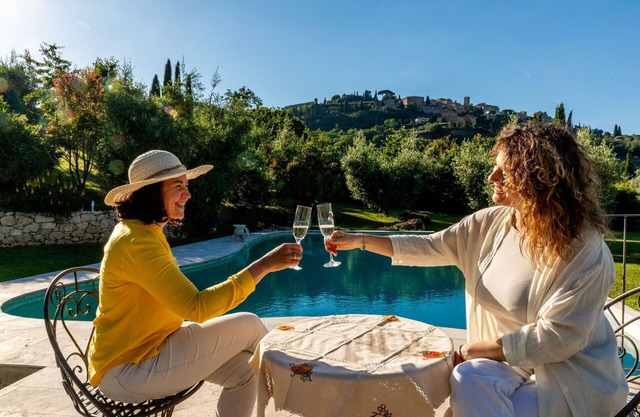 Private Villa with hot tub, private pool, A/C, WIFI, TV, patio, pets allowed, panoramic view