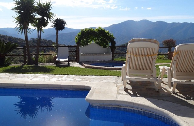 Private Villa with pool,jacuzzi and magnificent Views