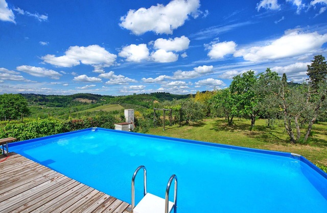 Private Villa with private pool, WIFI, A/C, TV, patio, panoramic view, close to San Gimignano