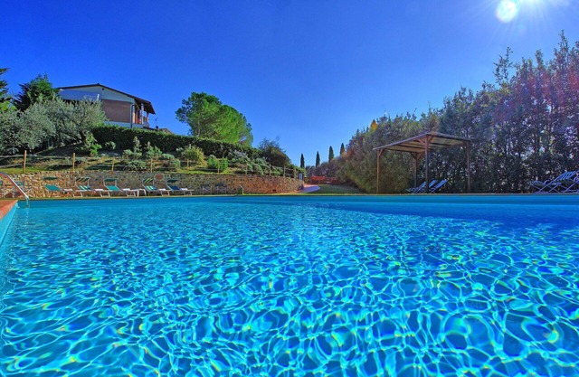 Private Villa with private pool, WIFI, terrace, panoramic view, parking, close to San Gimignano