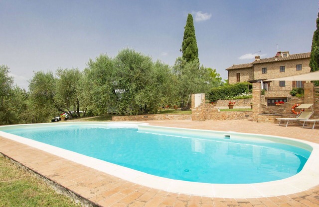 Private Villa with WIFI, private pool, TV, patio, panoramic view, parking, close to San Gimignano