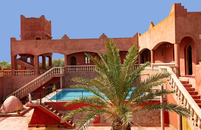Private/whole extensive Villa in riad style with private pool & jacuzzi for hire